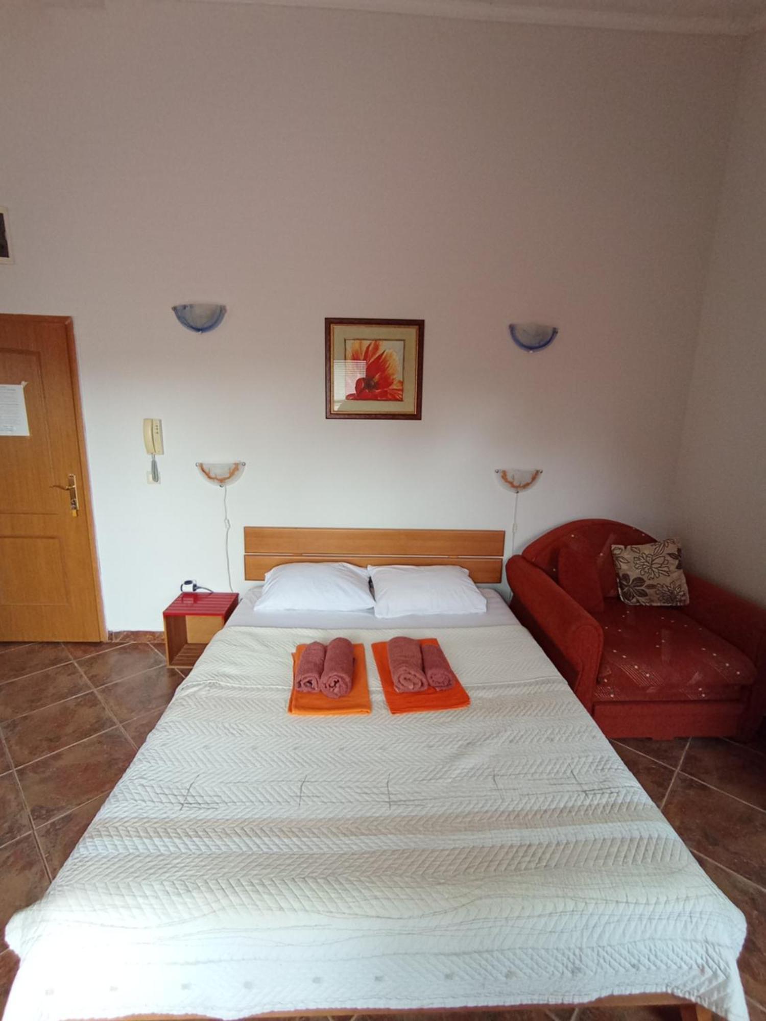 Markovic Aparthotel - Budva Becici Hotel Buitenkant foto