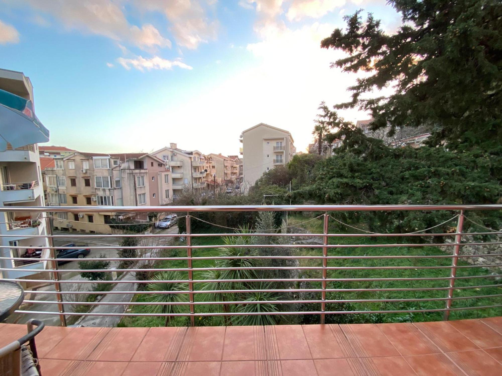Markovic Aparthotel - Budva Becici Hotel Buitenkant foto