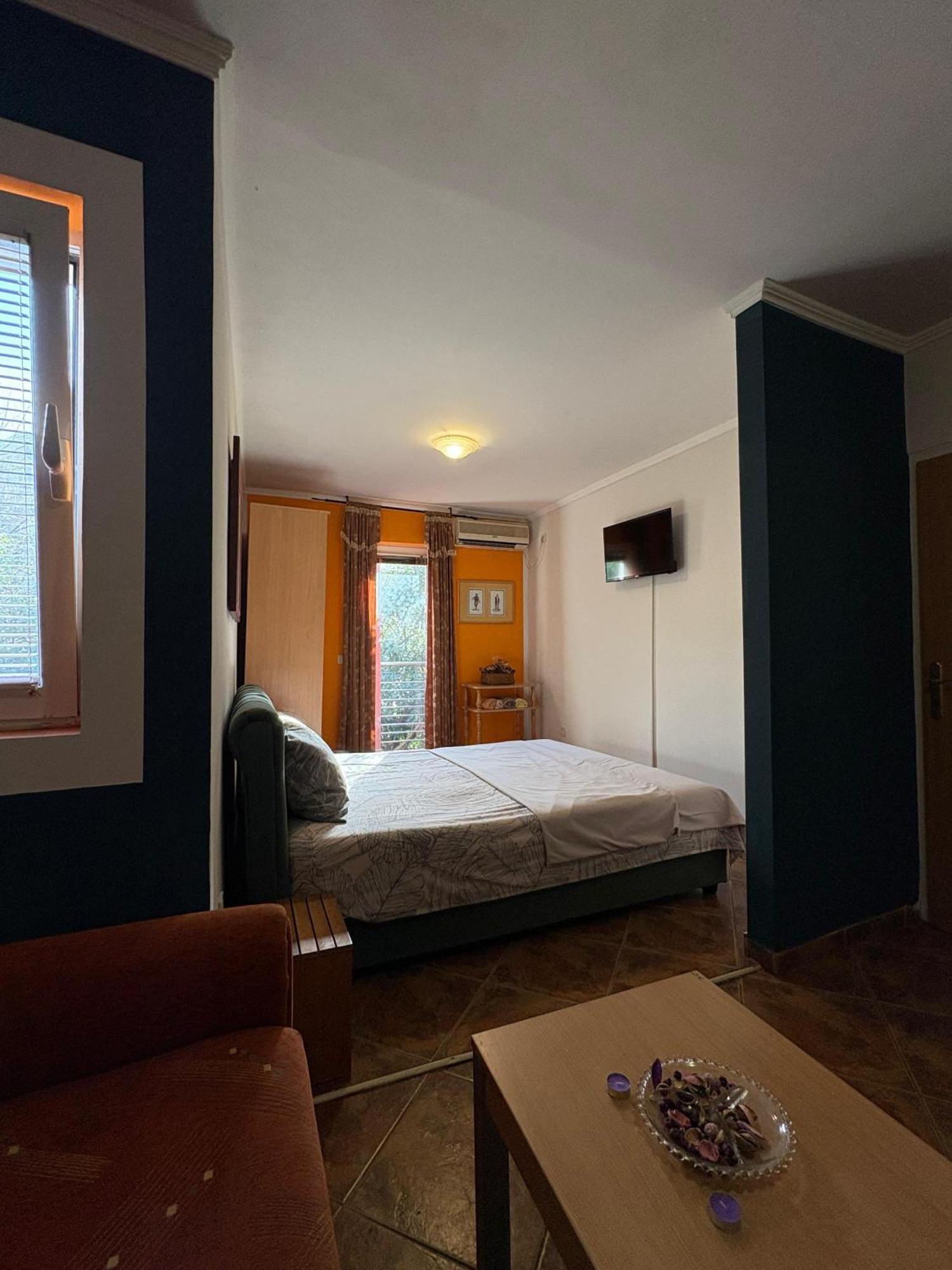 Markovic Aparthotel - Budva Becici Hotel Buitenkant foto