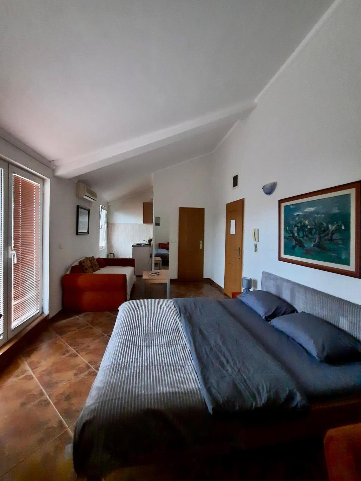 Markovic Aparthotel - Budva Becici Hotel Buitenkant foto